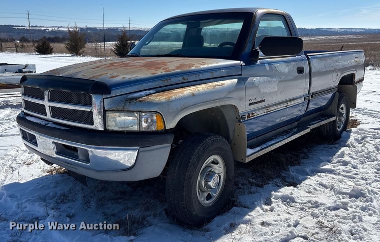 1995 Dodge Ram 2500 pickup truck - DU6985