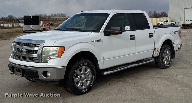 2013 Ford F150 Crew Cab pickup truck - EA2257