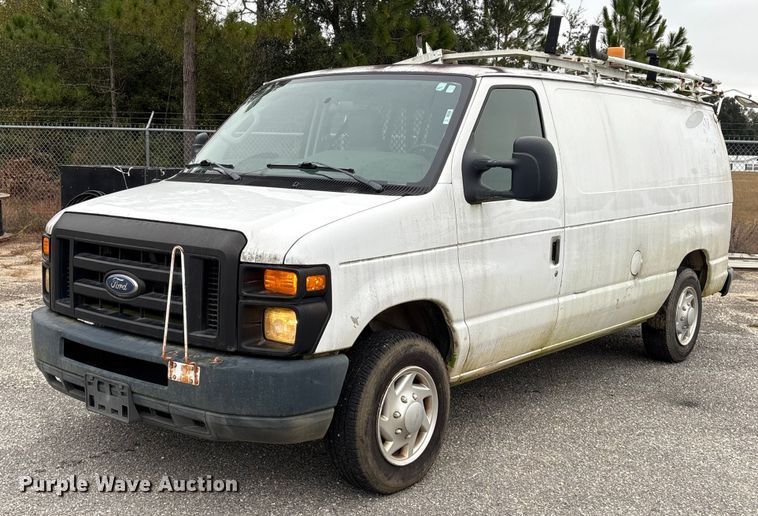 2009 Ford E150 van - EA7126