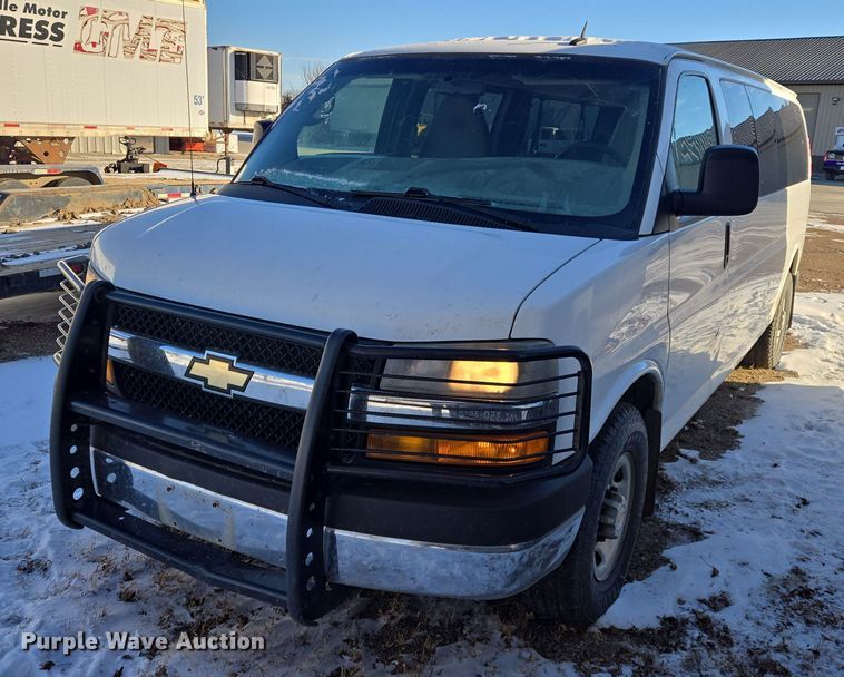 2013 Chevrolet Express 3500 van - EB1264