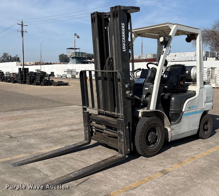 2017 UniCarriers PF50 forklift - EC8224