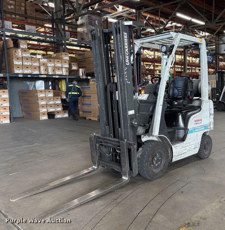 2015 Nissan PF30LP forklift - EC8229