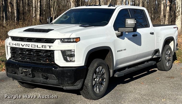 2023 Chevrolet Silverado 2500HD Crew Cab pickup truck - ED2468
