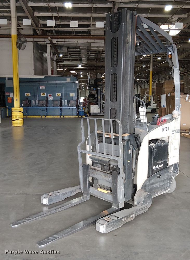 2015 Crown RM6025-45 reach truck - EE5130