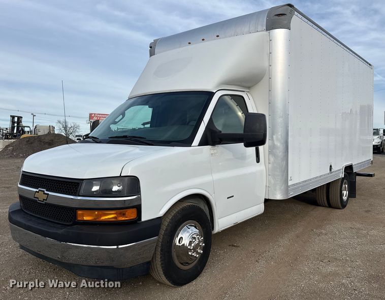 2018 Chevrolet Express box truck - EG2009