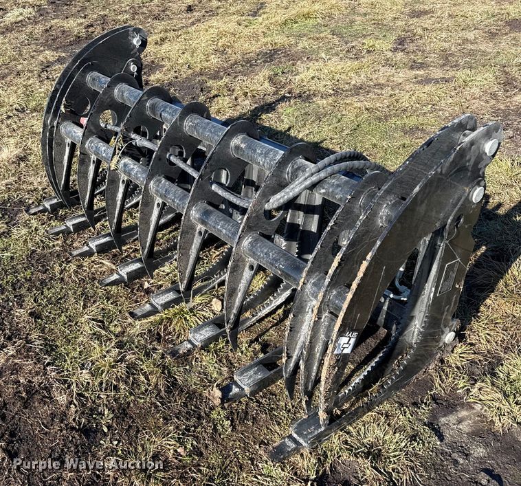 2025 Giyi CLG72 skid steer rock grapple bucket - EN0142