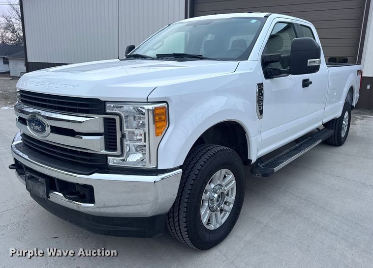 2017 Ford F250 Super Duty STX Ext. Cab pickup truck - EN0907