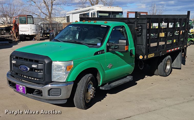 2016 Ford F-350 flatbed pickup truck - EO4929