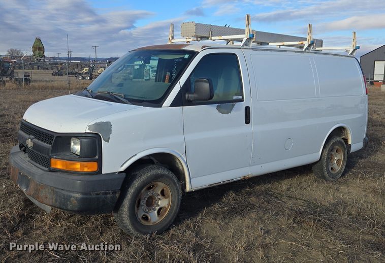 2008 Chevrolet Express 2500 van - ES2803