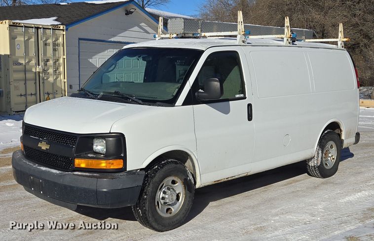 2013 Chevrolet Express 2500 van - ES2826