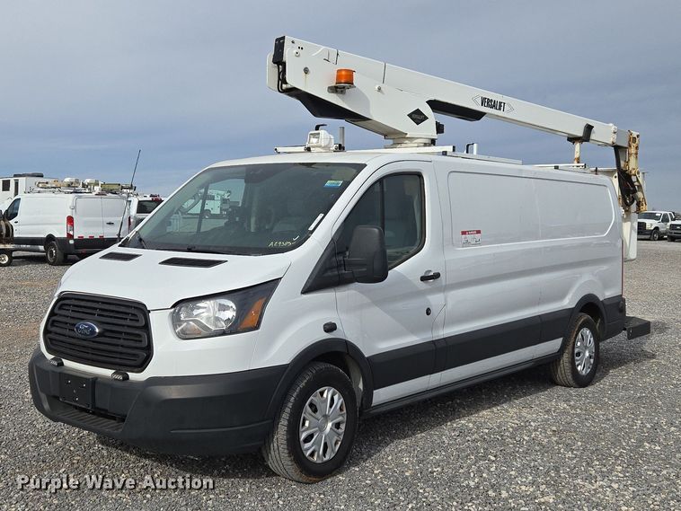 2019 Ford Transit 350 van with bucket lift - ET1124
