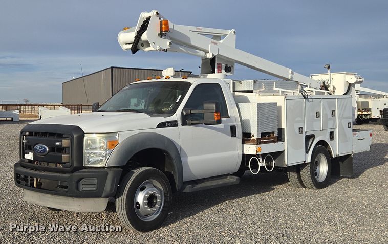 2012 Ford F550 Super Duty XL bucket truck - ET1127