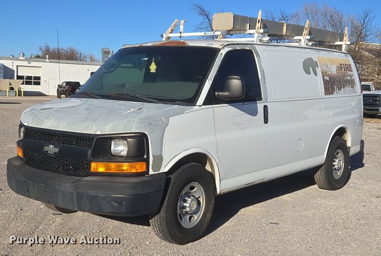 2011 Chevrolet Express 2500 utility van - ET1188