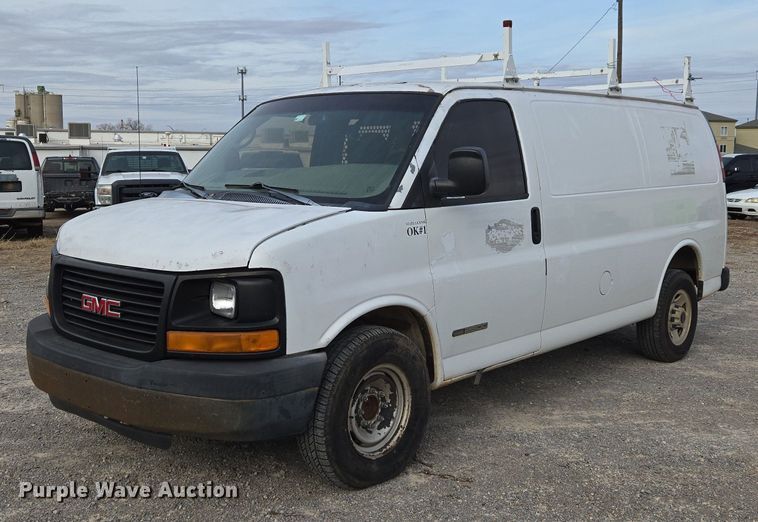 2004 GMC Savana 2500 van - ET1207