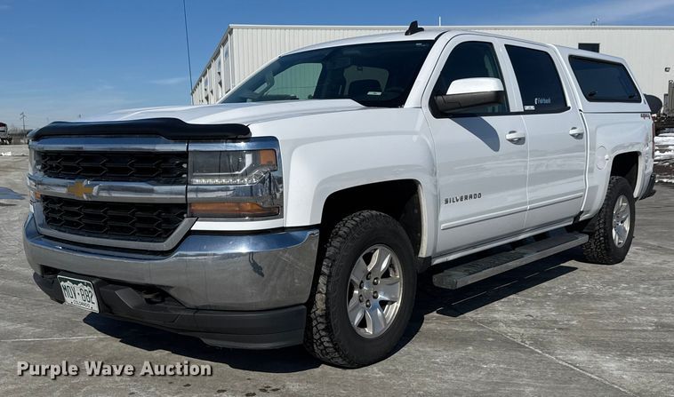 2016 Chevrolet Silverado 1500 Crew Cab pickup truck - ET4429