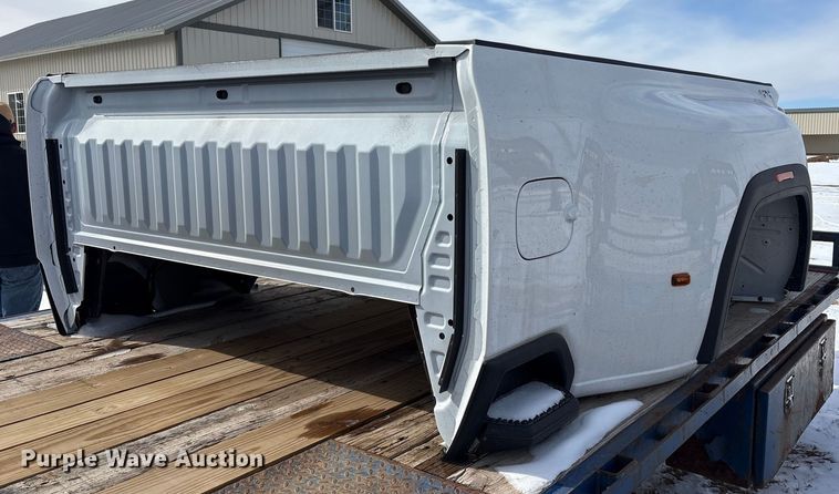 GMC Sierra pickup truck bed - EU4823