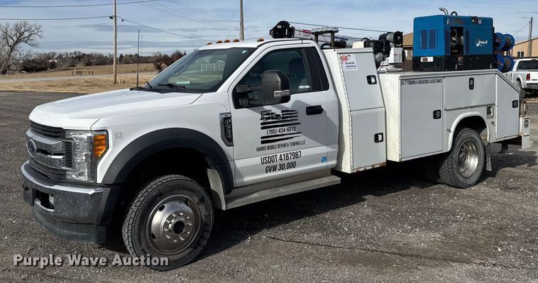 2017 Ford F550 utility / service truck - FB0571