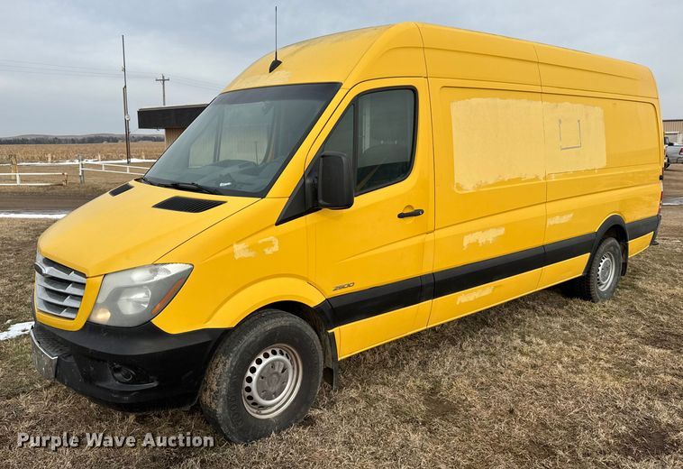 2014 Freightliner Sprinter 2500 van - FB0667