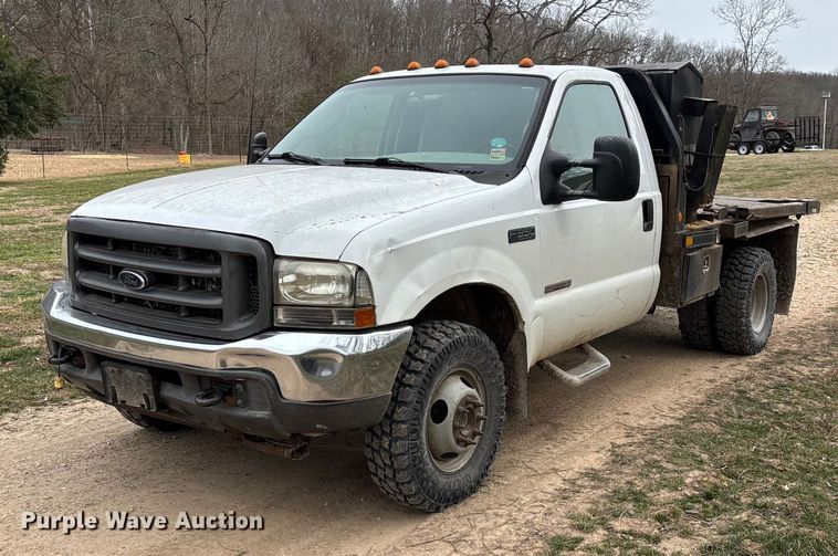 2003 Ford F350 Super Duty bale bed pickup truck - FG0027