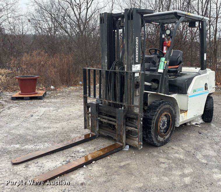 2016 UniCarriers PF80 forklift - FK1100