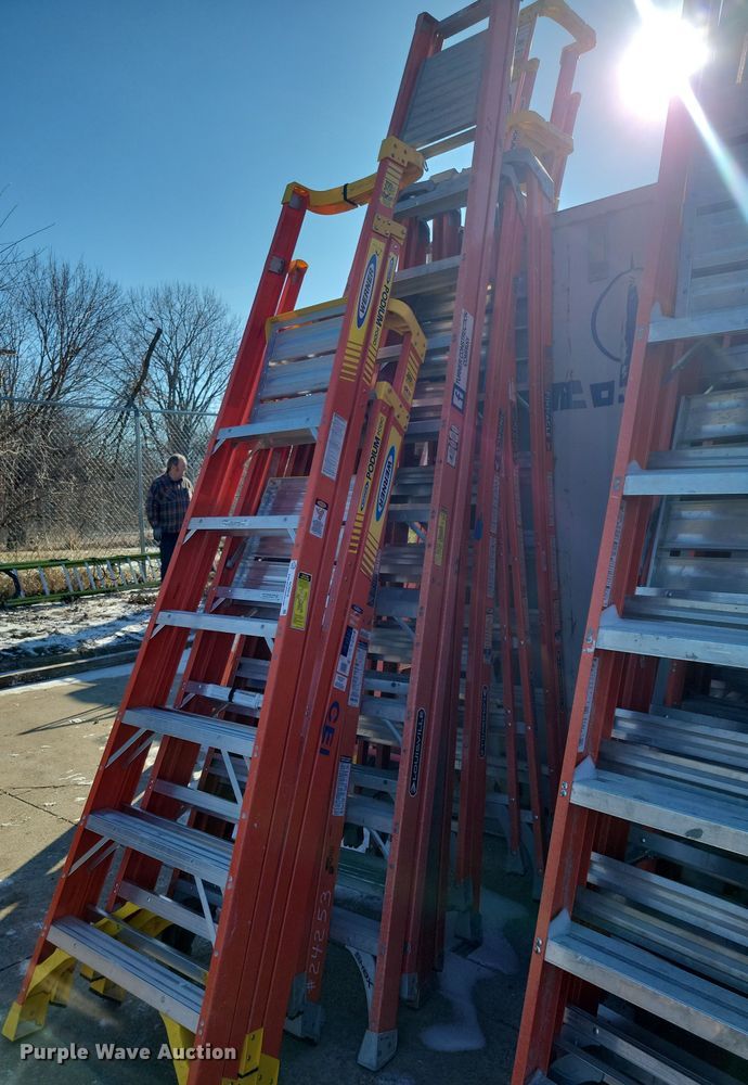 (8) Louisville ladders - NO9916