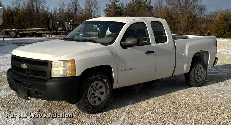 2011 Chevrolet Silverado 1500 Ext. Cab pickup truck - OE9514