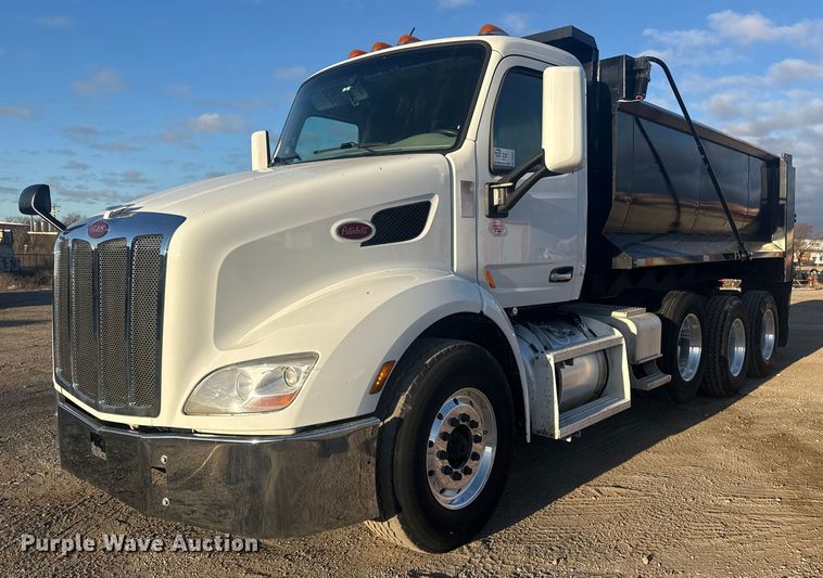 2022 Peterbilt 579 dump truck - DQ4221
