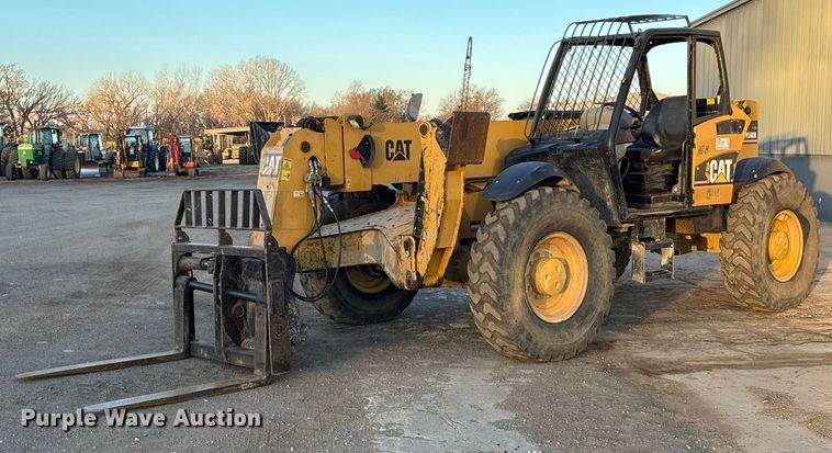 2005 Caterpillar TH560B telehandler - DU6947