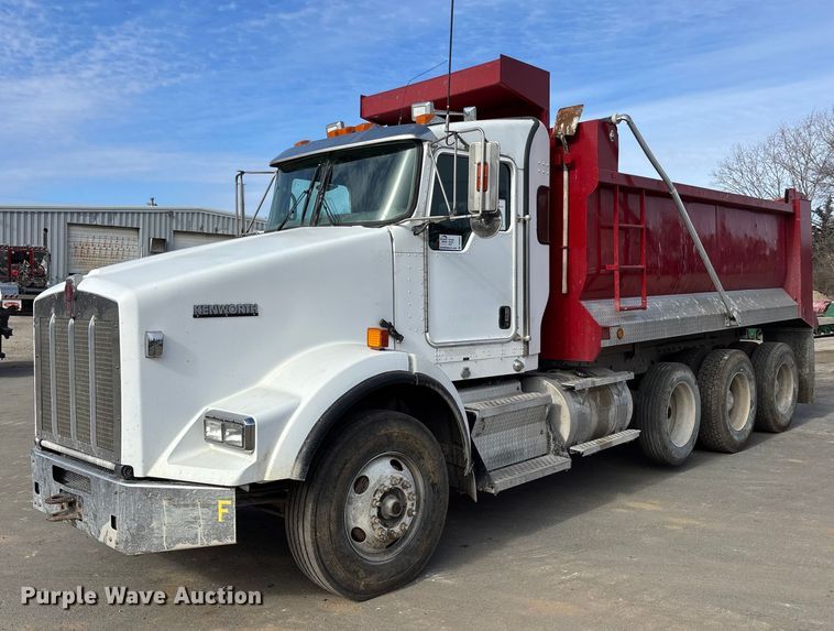 2016 Kenworth T800 dump truck - DU6954