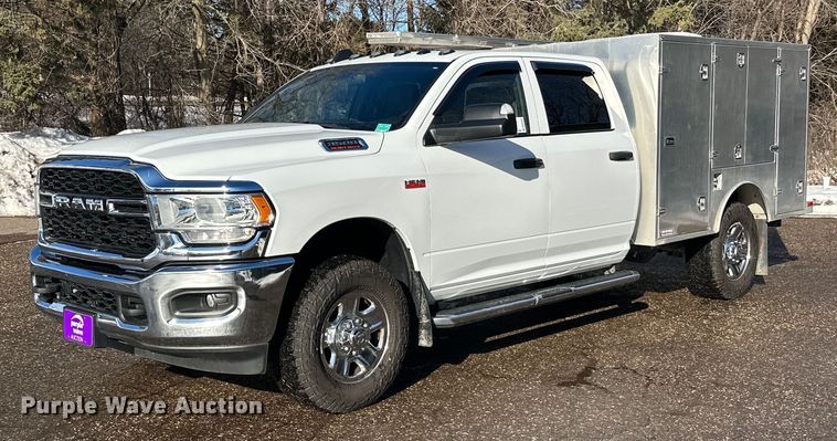 2022 RAM 3500 Crew Cab utility bed pickup truck - DW4422
