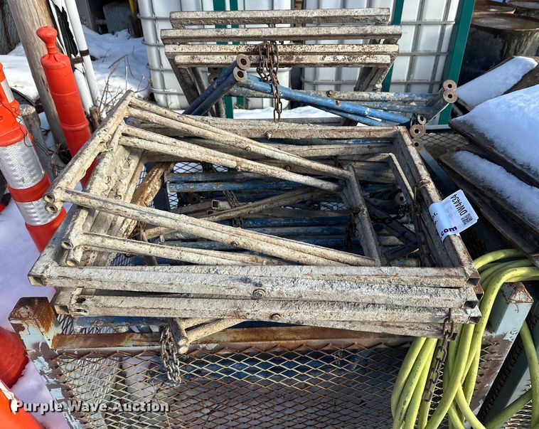 Mortar board stands - DW4434