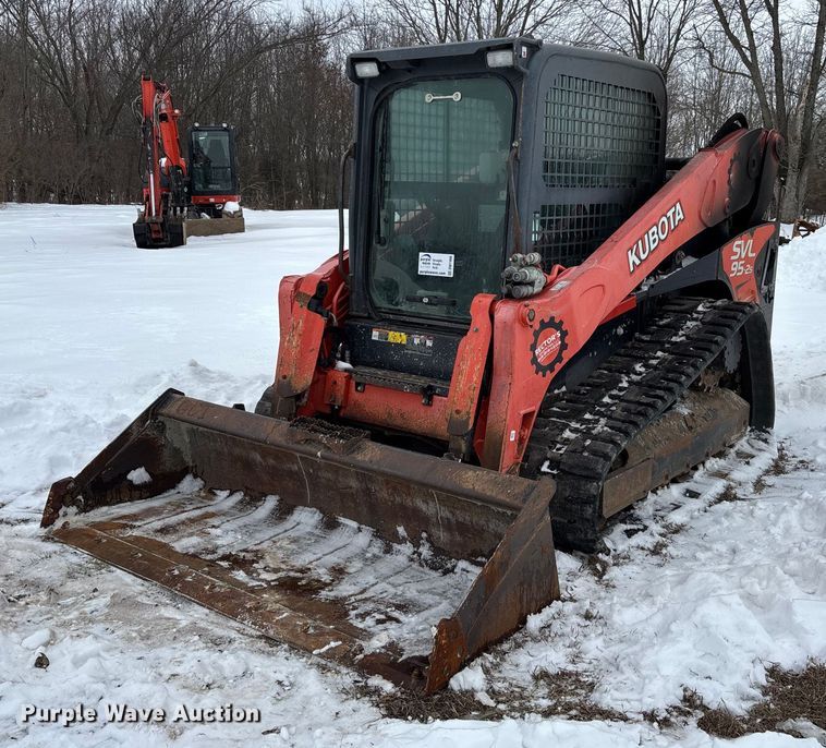 2017 Kubota SVL95-2S tracked skid steer loader - DW7466
