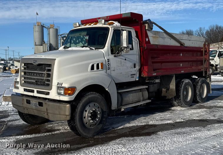 2001 Sterling Truck L9500 Series dump truck - EA2297