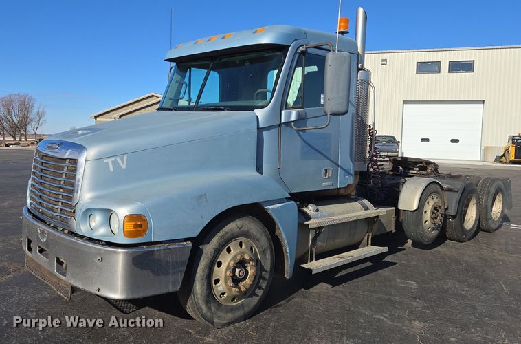 2006 Freightliner CST120 semi truck - EB1266