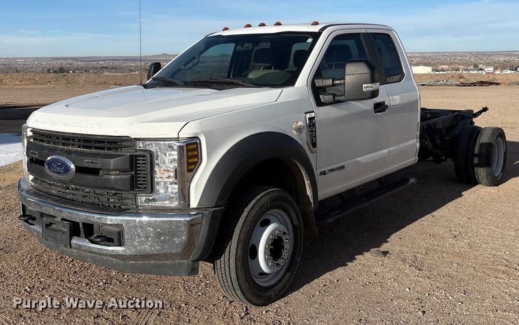 2019 Ford F450 Ext. Cab truck cab and chassis - EF6317