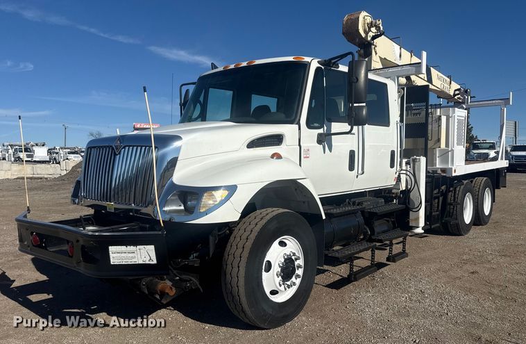 2006 International 7400 Crew Cab crane truck - EG1974