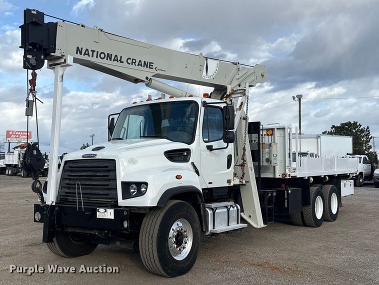 2013 Freightliner 114SD crane truck - EG1990
