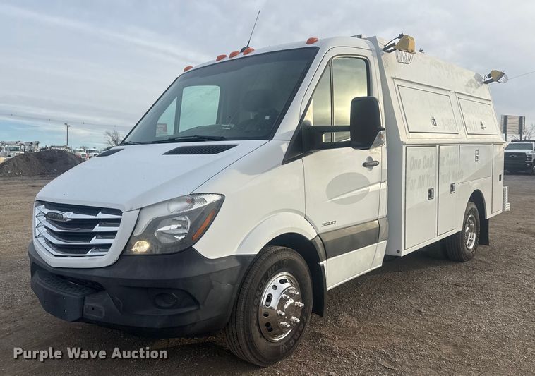2016 Freightliner Sprinter 3500 utility van - EG1995