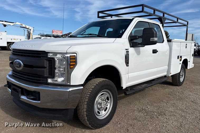 2019 Ford F250 XL Ext. Cab pickup truck - EG2004