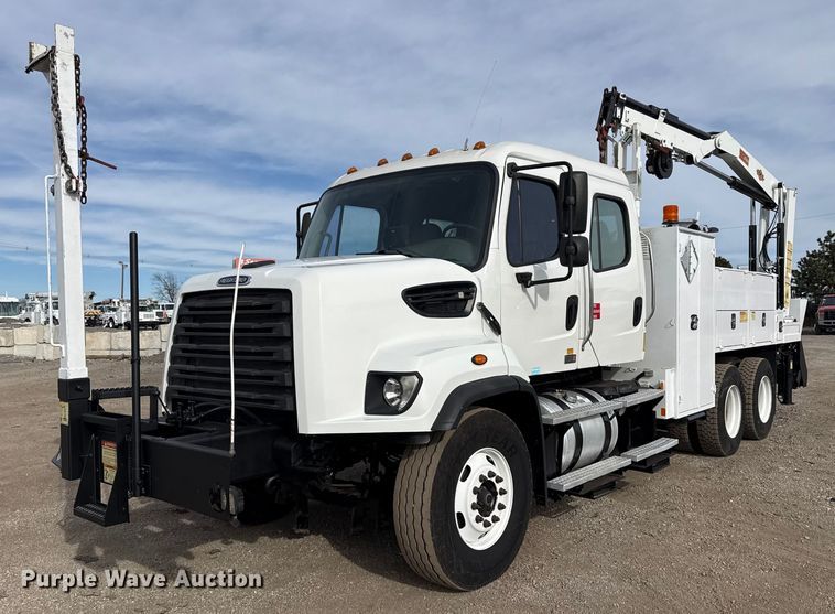 2014 Freightliner 108SD Crew Cab crane truck - EG2007