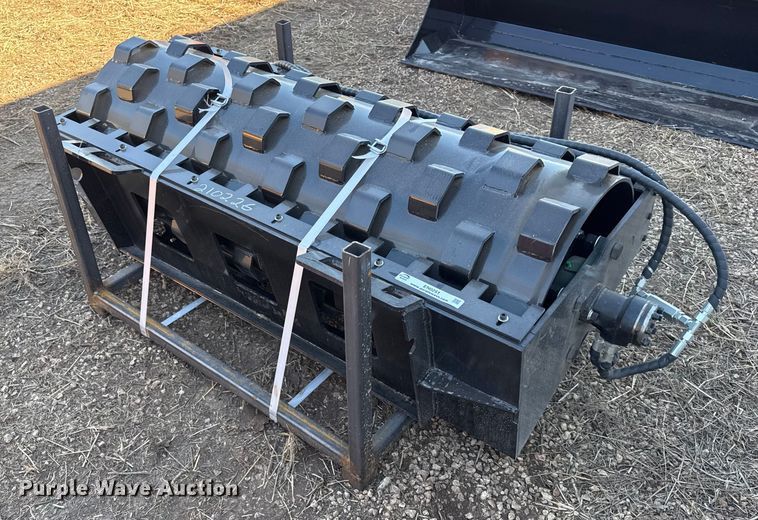 2025 Giyi skid steer roller - EN0251