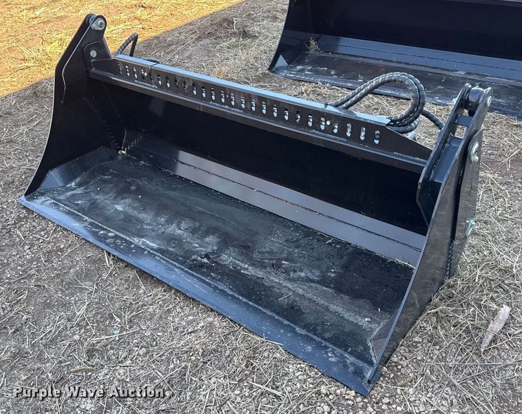 2025 Giyi skid steer four-in-one bucket - EN0252