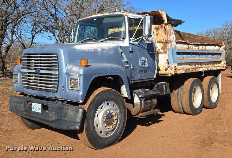 1990 Ford LT9000 dump truck - ET1244
