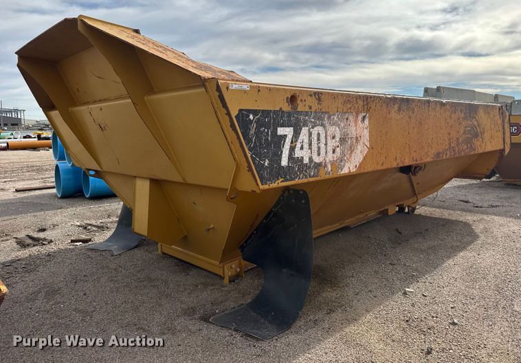 Caterpillar 740B haul truck bed - ET4357