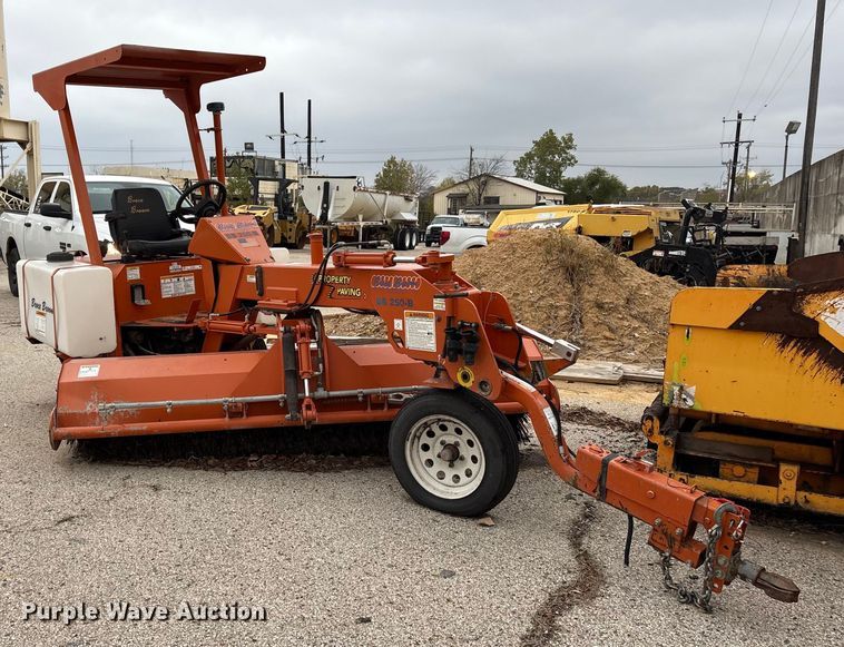 2001 Broce BB250B broom - ET7378