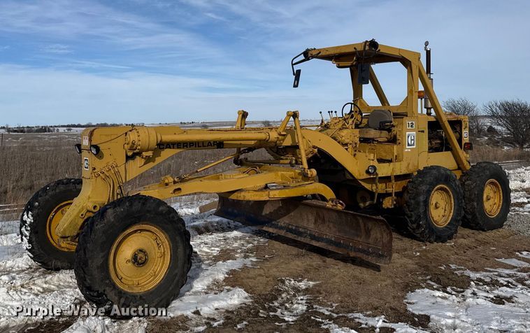 1968 Caterpillar 12F motor grader - FB0656