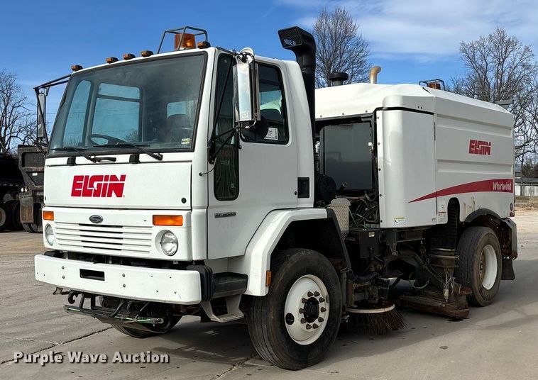2007 Sterling SC8000 street sweeper truck - FG0018