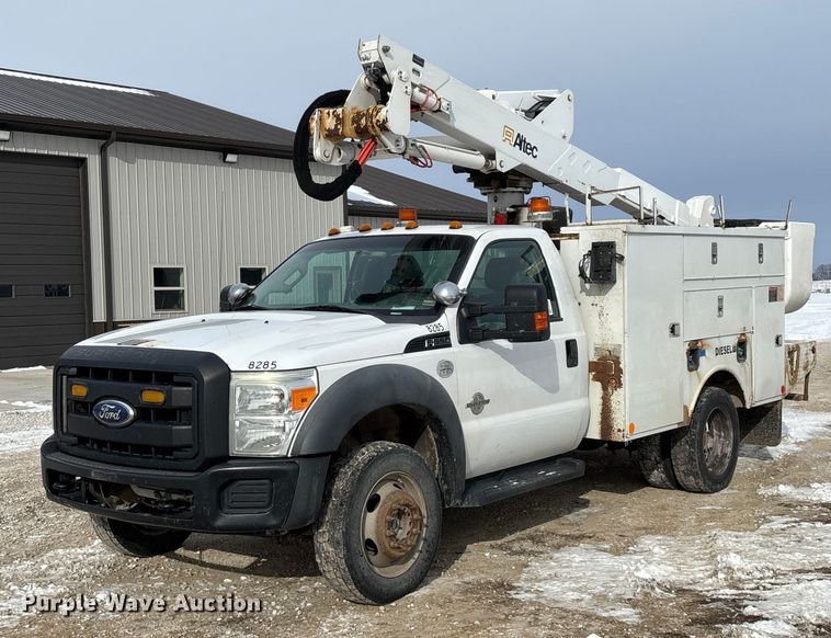 2011 Ford F550 Super Duty XL bucket truck - FG0042