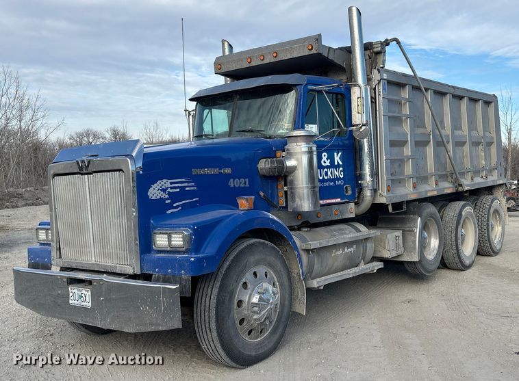 1995 Western Star 4900 dump truck - FG2582