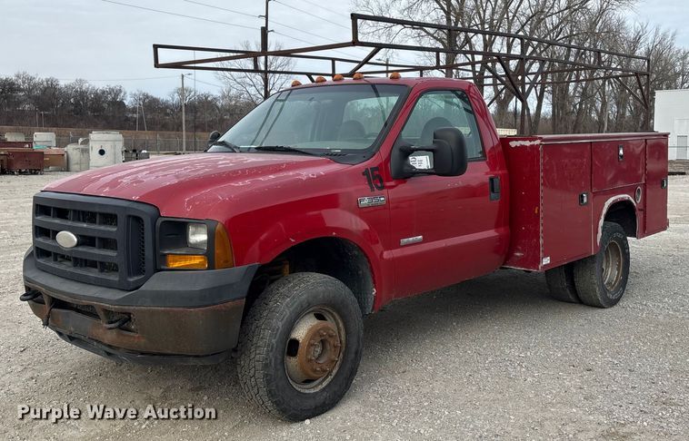 2006 Ford F350 Super Duty XL utility bed pickup truck - FG2594